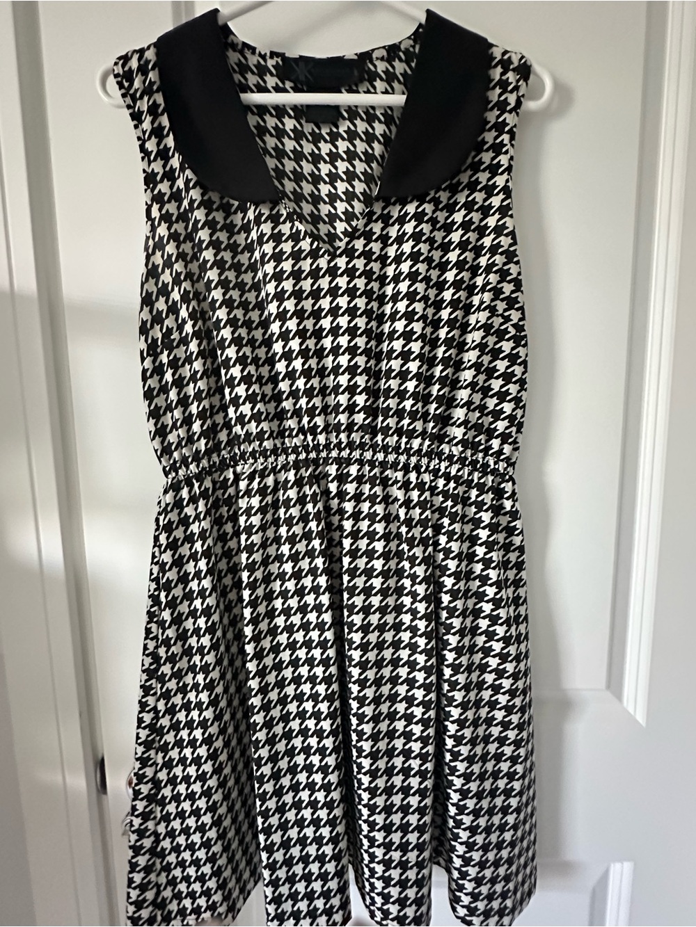 Black & White Houndstooth Sleeveless Dress with Contrast Collar